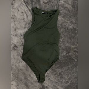 NWOT Zara bodysuit in green size S
